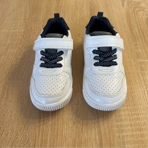 Kids White Carter Sneakers